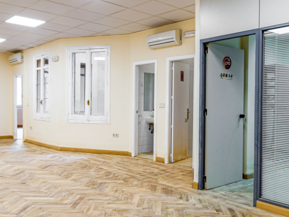 Oficina de amplios espacios en Velázquez
